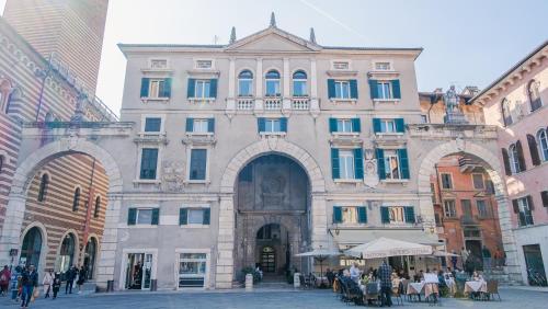 Domus Nova Palace - Italian Homing, Verona