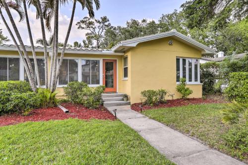 Florida Home about 10 Mi to St Pete Beach! in St Petersburg, USA