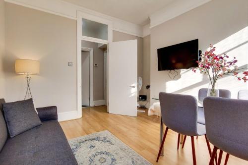 Oxford Street Central Apartments - main image