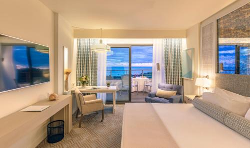 room detail thumbnail 2