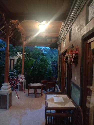 Khailash Warung and Home Stay