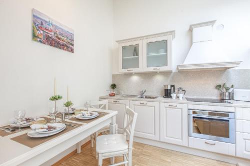 One-Bedroom Apartment image 2