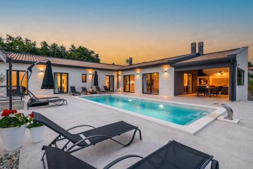 Villa Vetosa by IstriaLux – khách sạn tại Tomisici