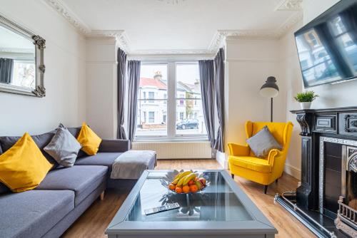 2 Bedroom Apartment Close to Beach & Town Centre