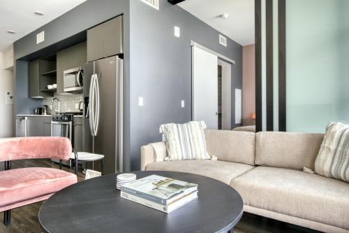 Hollywood 1br w pool gym nr Santa Monica Blvd LAX-905 in Los Angeles, USA