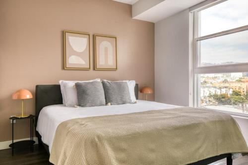 Hollywood 1br w pool gym nr Santa Monica Blvd LAX-905 in Los Angeles, USA
