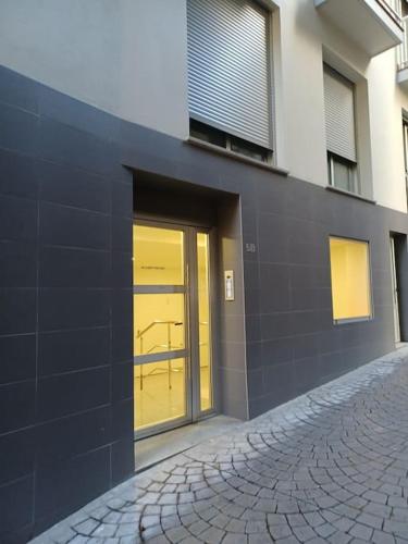 0143 Apartamento nuevo y céntrico - image 4