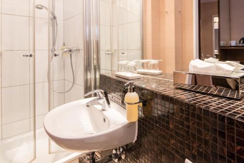Best Western Plus Hotel St. Raphael, Гамбург (фото 3)