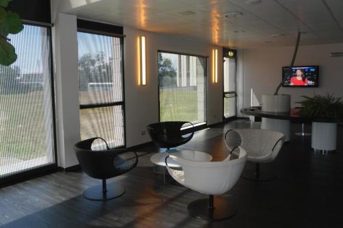 Idea Hotel Milano San Siro - image 7