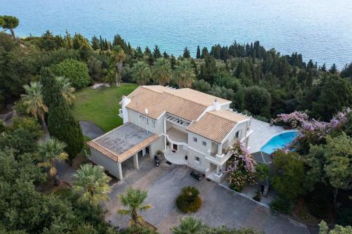 Villa Grosse Sea and Mountains View