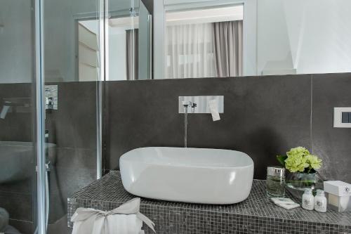 Vatican Style - image 13