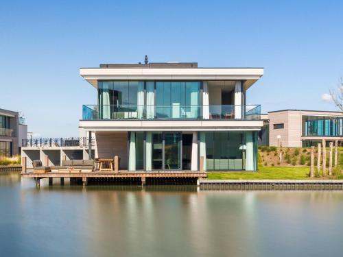 Luxury villa with boathouse on the Veerse Meer