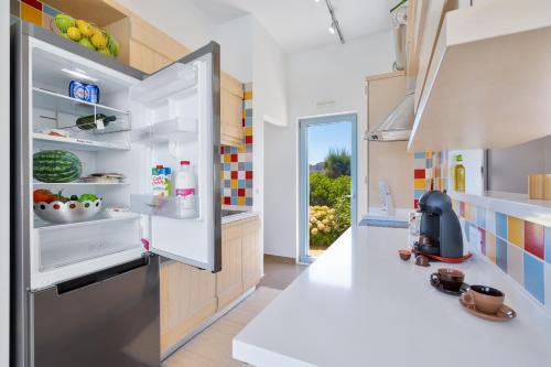 Kitchen, Calma Seaside Villa in Armeni