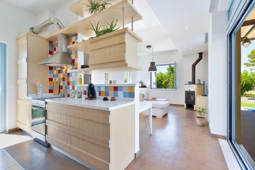 Kitchen, Calma Seaside Villa in Armeni