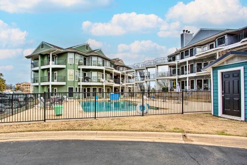 Texoma Lakefront in Tanglewood Golf Resort! in Pottsboro, USA
