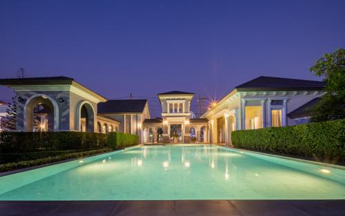 46 Golden House in San Phe Suea