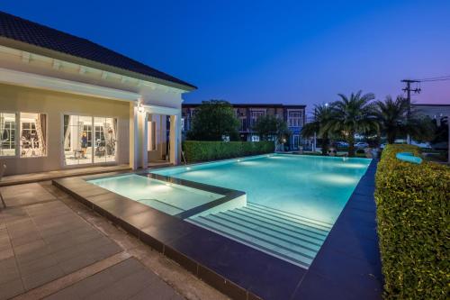 46 Golden House in San Phe Suea