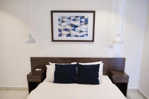 King Size Bed & 129 Mb Data Speed 1BR en suite with pool at Embassy Gardens, Cantonment, Accra, Accra (foto 10)