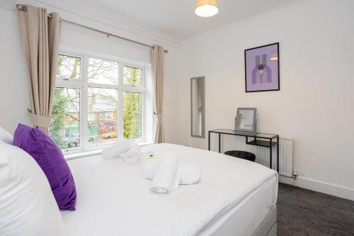 Pillo Rooms - Spacious 4 Bedroom Detached House close to Heaton Park, Manchester (photo 9)