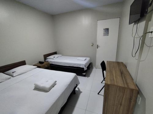 1 double bed, 1 twin bed