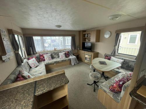 No. 1 Family Caravan at Golden Gate Holiday Centre, Sleeps 6
