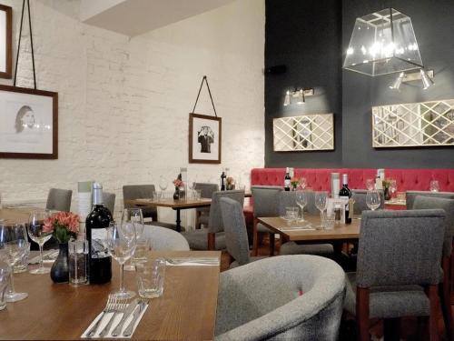 The Rose and Crown - main image