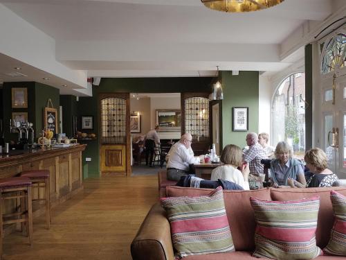 The Rose and Crown - image 7