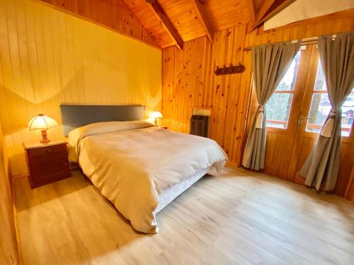 2 bedrooms, 5 beds
