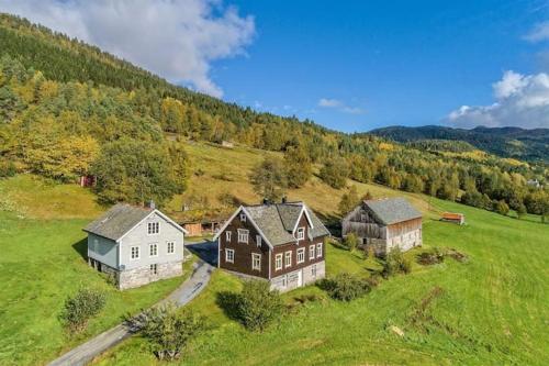 Øygarden i Heggjabygda - Hotel - Nordfjordeid