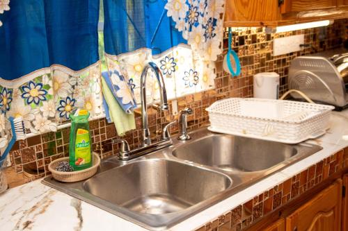 PRI Guest House in Arnos Vale