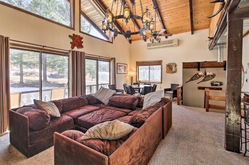 Swiss-Style Chalet with Fireplace - Near Story Land! - image 9