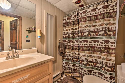 Swiss-Style Chalet with Fireplace - Near Story Land! - image 10