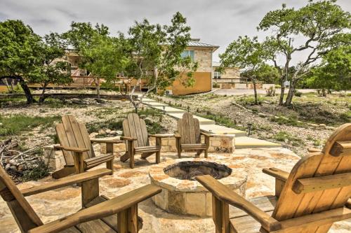 Ladera Hill Country Estate on 13 Acres with Hot Tub - image 4