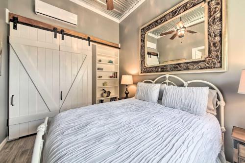 Ladera Hill Country Estate on 13 Acres with Hot Tub - image 12