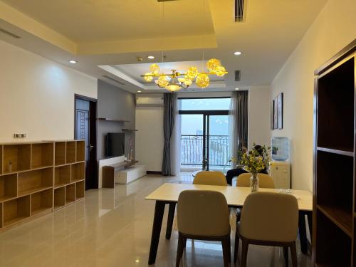 Vinhomes Royal City Luxury Apartment