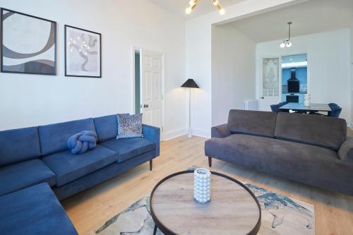 Host & Stay - Castle View