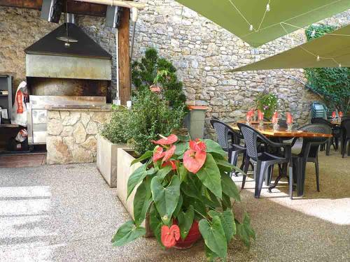 Hôtel Restaurant des Voyageurs – Nant, NY