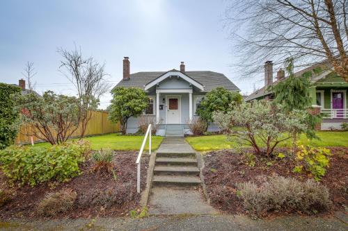 Charming Tacoma Vacation Home with Fenced Yard