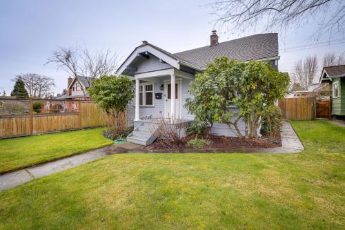 Charming Tacoma Vacation Home with Fenced Yard