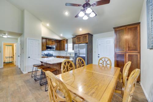 Vian Home Near Tenkiller State Park! in Gore, USA