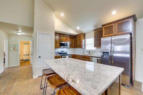 Vian Home Near Tenkiller State Park! in Gore, USA