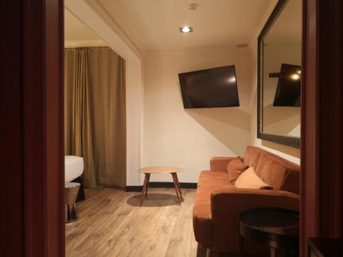 Guestroom, La Franca Travellers Adults Only in Poble Sec