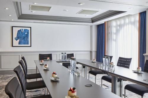 Leeds Marriott Hotel - image 10