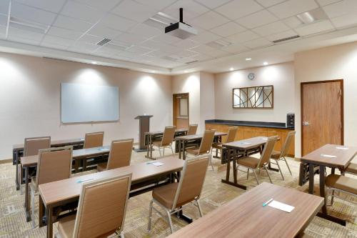 Fairfield Inn & Suites by Marriott Denver West/Federal Center