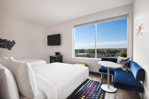 Aloft by Marriott Lawrenceville Sugarloaf - image 5