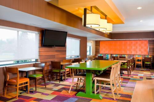 Fairfield Inn & Suites Lexington Keeneland Airport