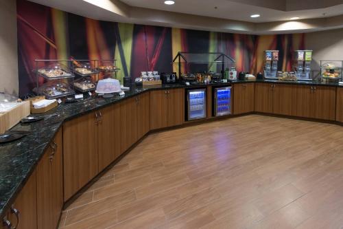 SpringHill Suites by Marriott Greensboro - image 2