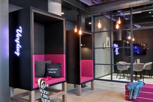 Moxy Frankfurt East - image 9