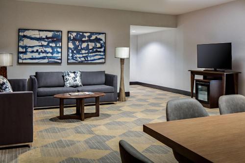 Sheraton Dallas Hotel - image 10