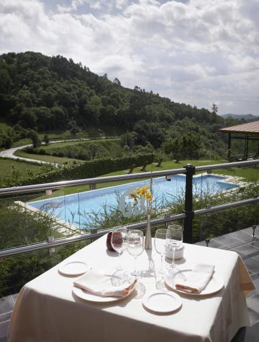 Peldbaseins, Hosteria de Torazo Nature Hotel & Spa in Cabranes